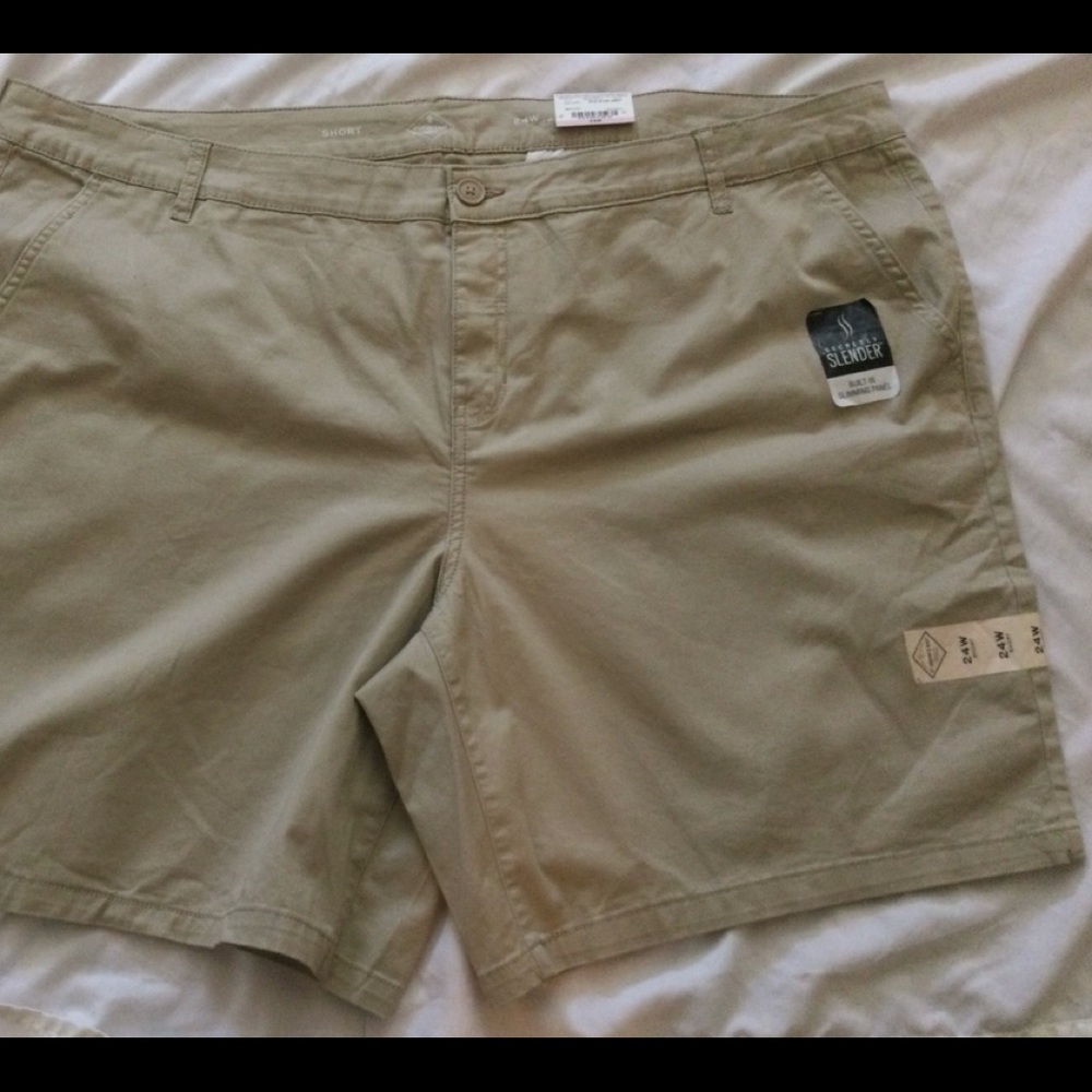 NWT St Johns Bay Shorts 24W
Easy Fit Khaki beige
